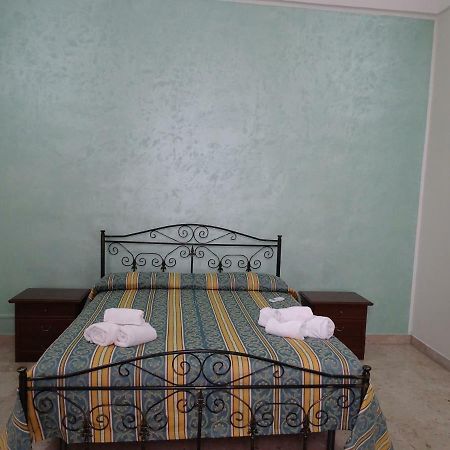 B&B New Antico Palazzo Parabita Luaran gambar