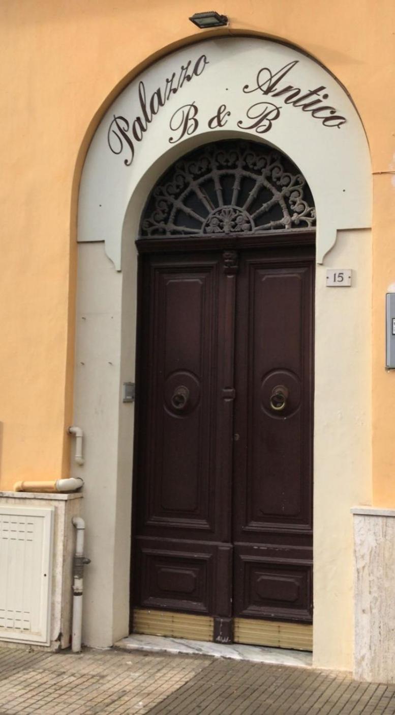 B&B New Antico Palazzo Parabita Luaran gambar