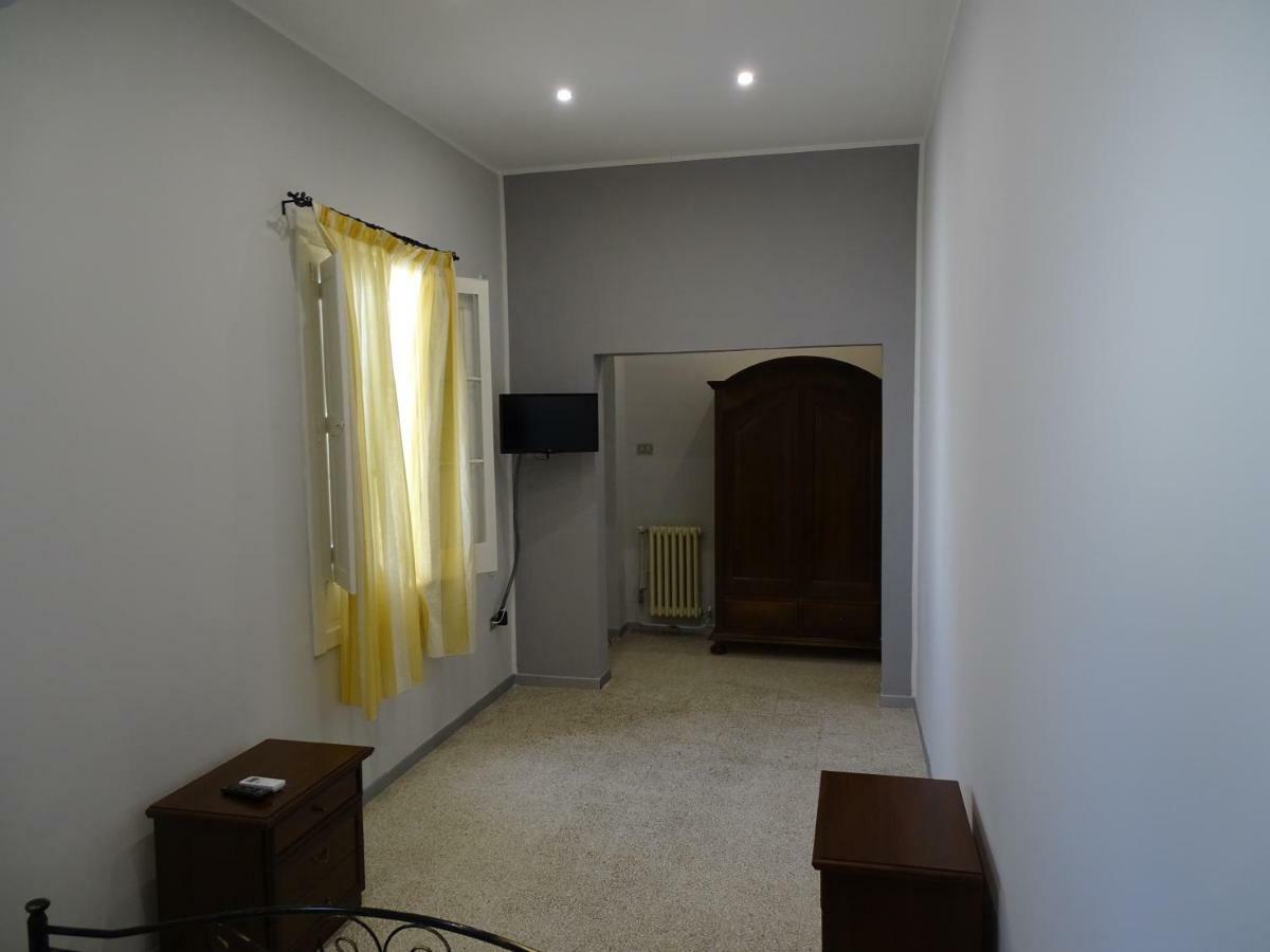 B&B New Antico Palazzo Parabita Luaran gambar