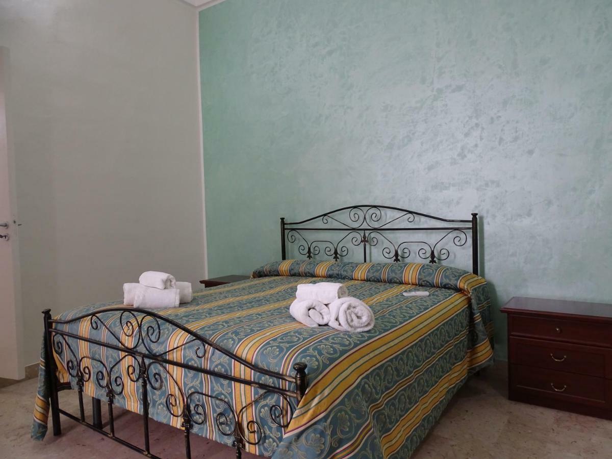 B&B New Antico Palazzo Parabita Luaran gambar