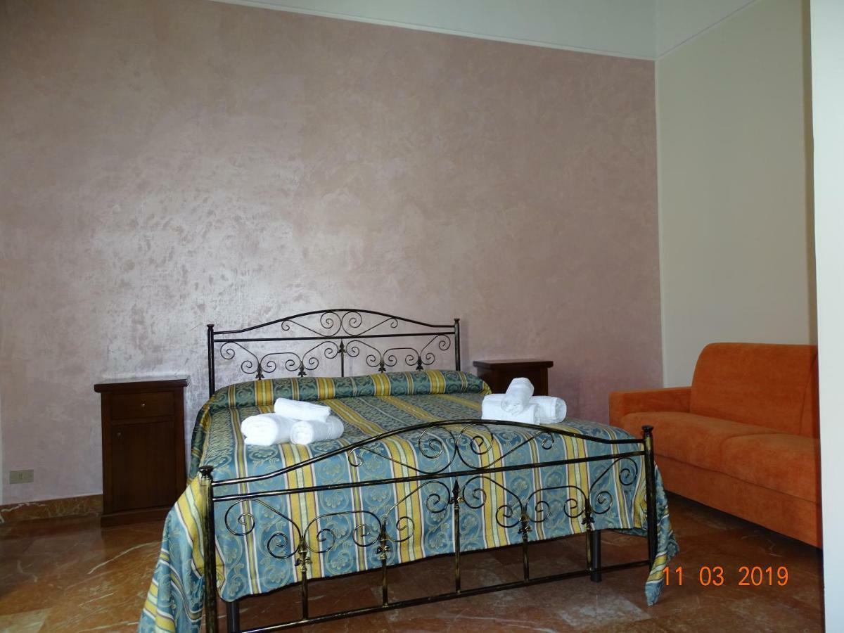 B&B New Antico Palazzo Parabita Luaran gambar