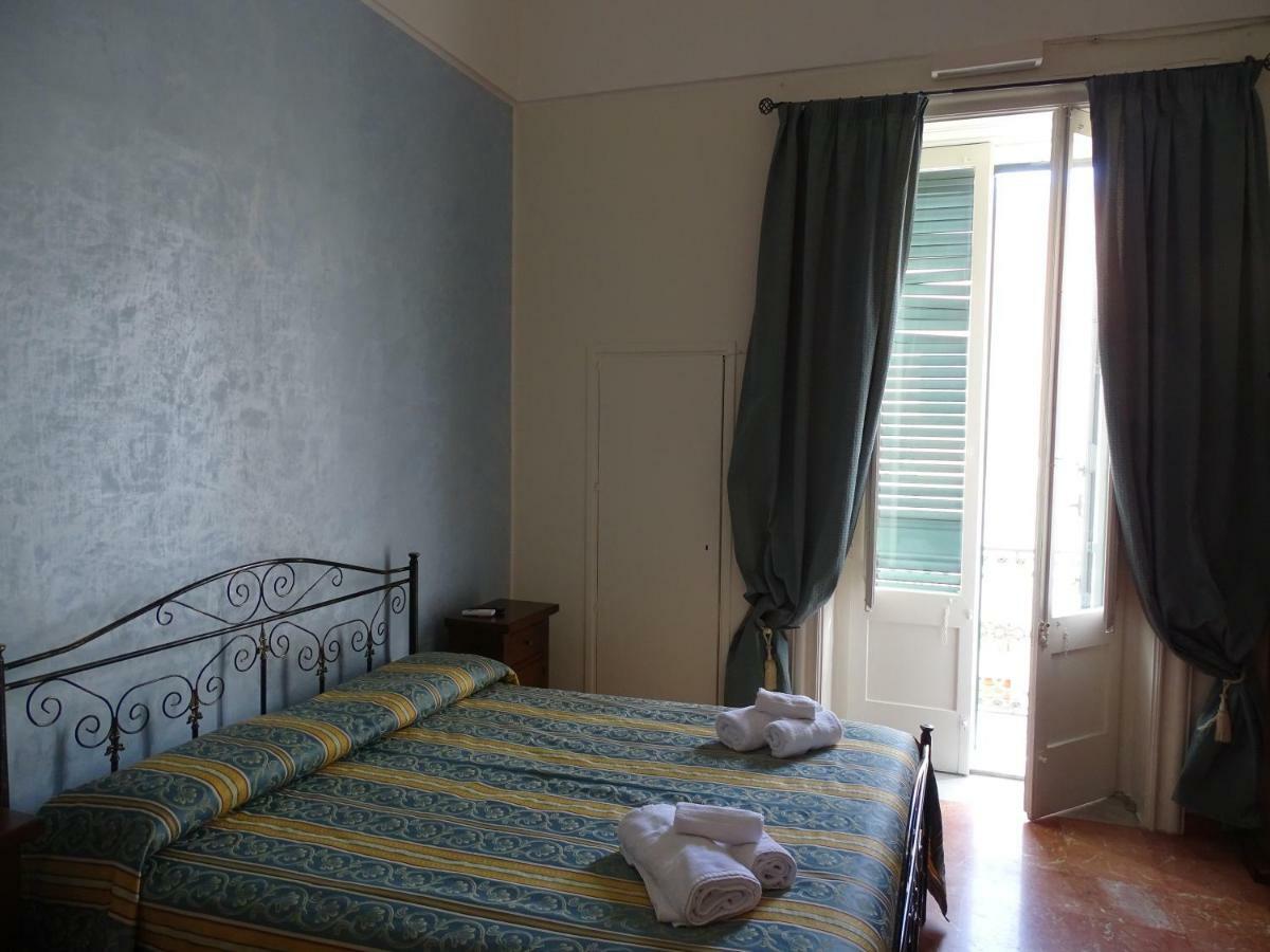 B&B New Antico Palazzo Parabita Luaran gambar