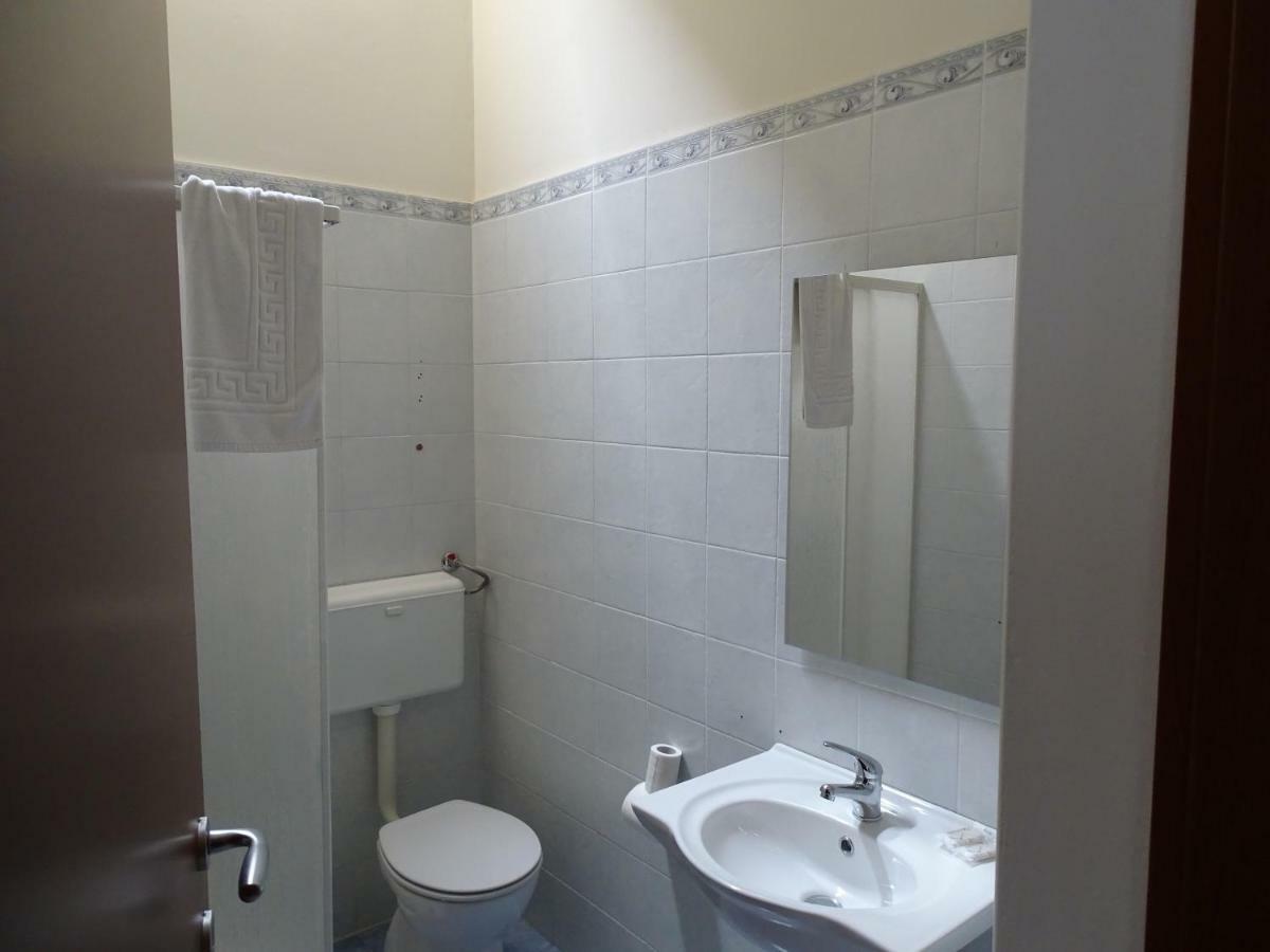 B&B New Antico Palazzo Parabita Luaran gambar