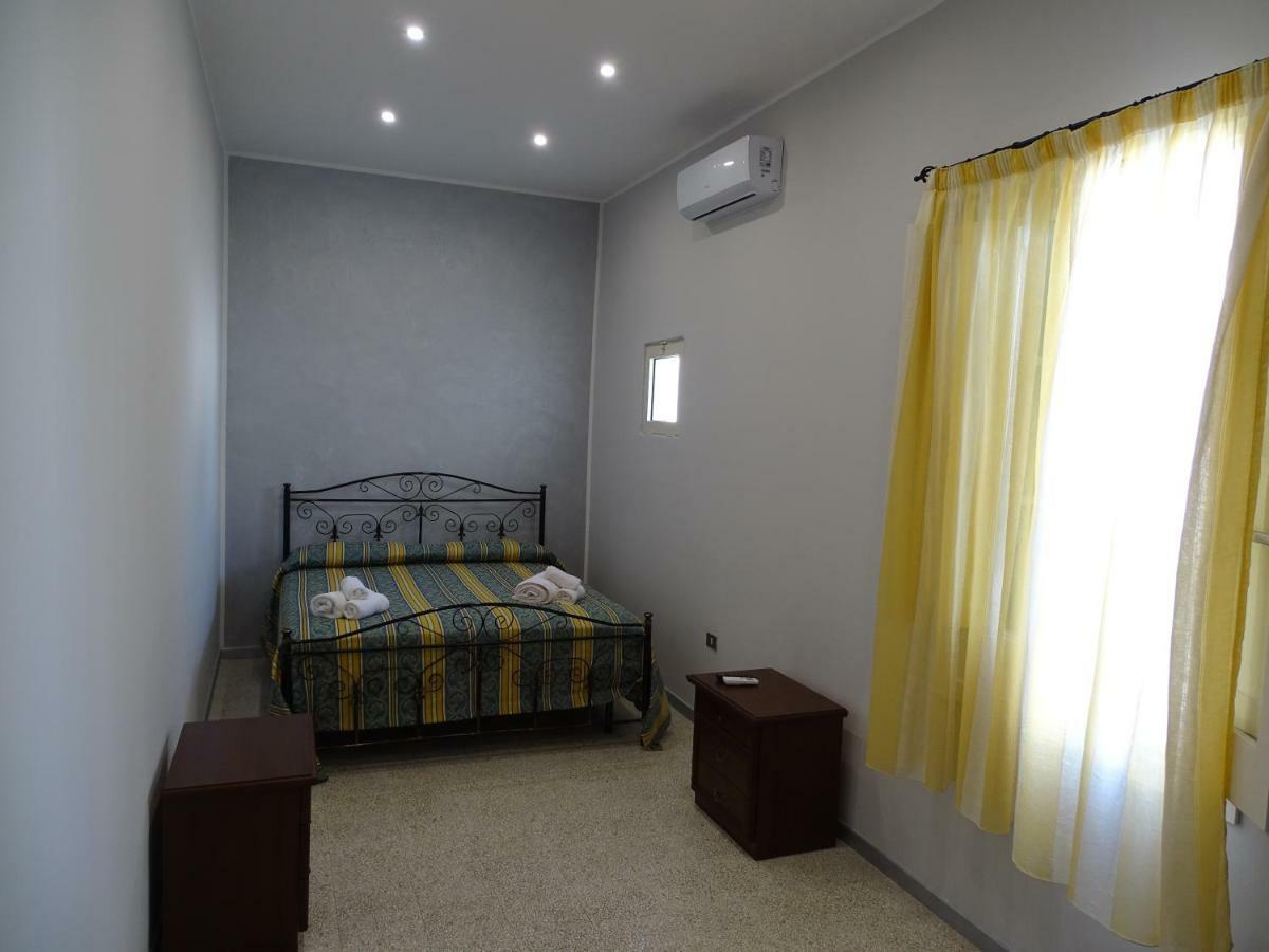 B&B New Antico Palazzo Parabita Luaran gambar