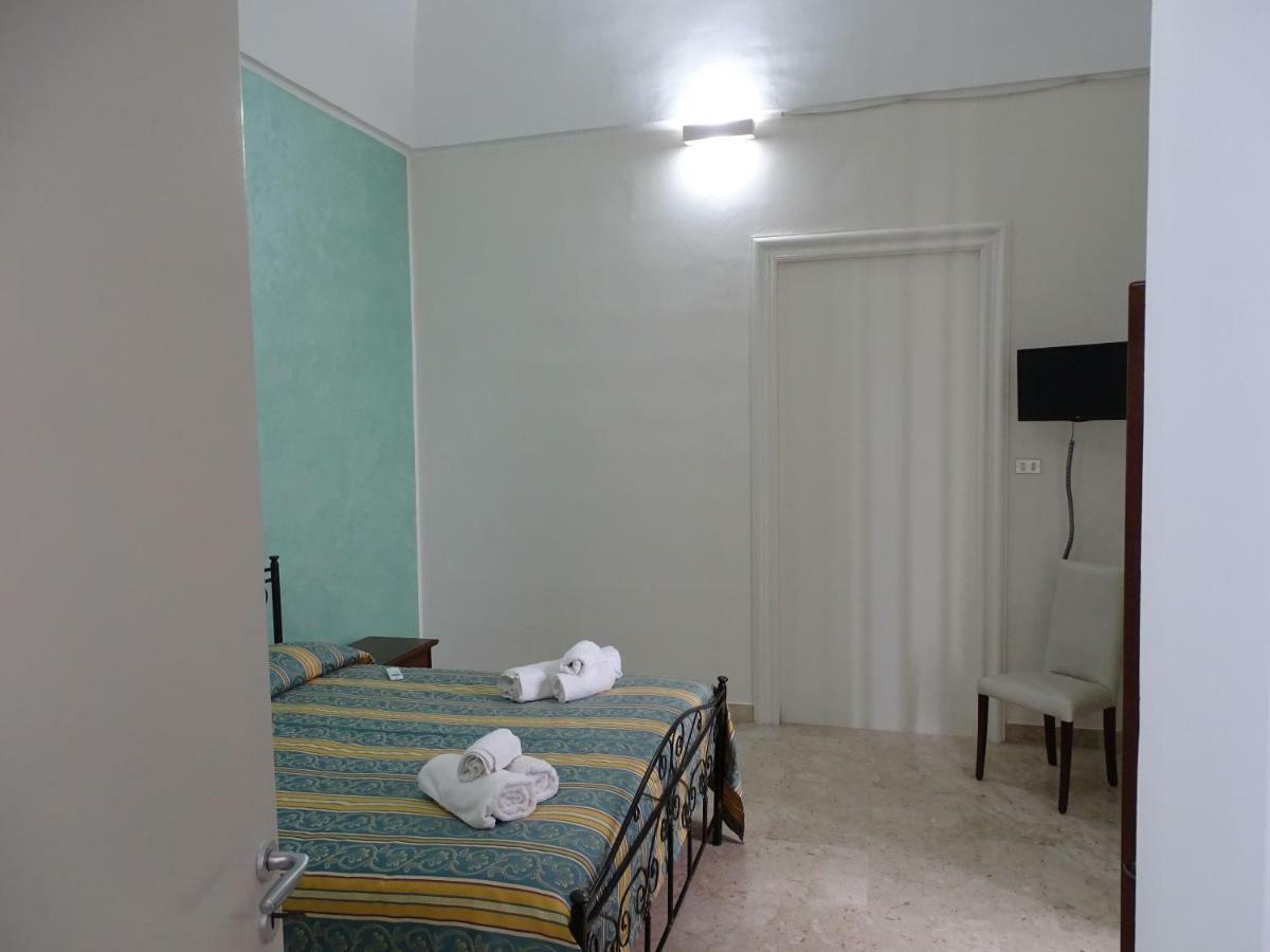 B&B New Antico Palazzo Parabita Luaran gambar